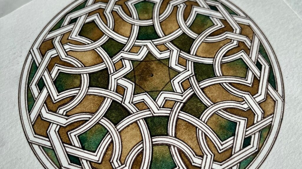 Curvilinear Roundel
